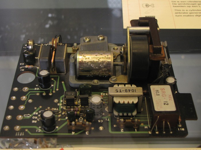 Electromechanical telephone hold music generator. Photo credit: Zoz at MIT. 